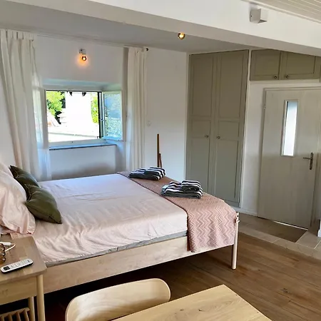 Seafront Porat Appartement Sumartin