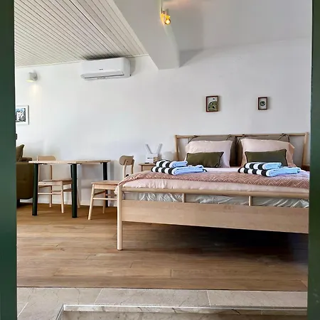 Апартаменты Seafront Porat