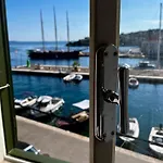 Seafront Porat Apartman *
